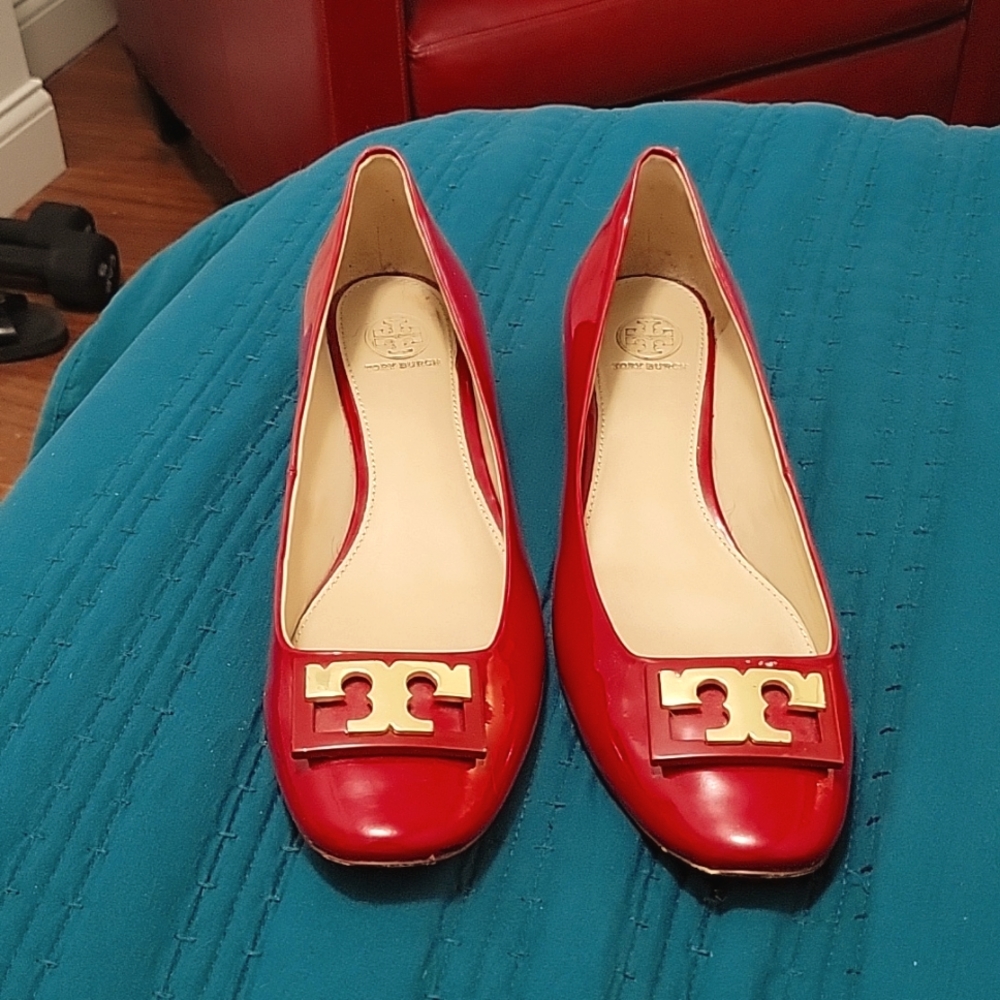 Beautiful true red patent-leather Tory Burch shoes. Size 11.